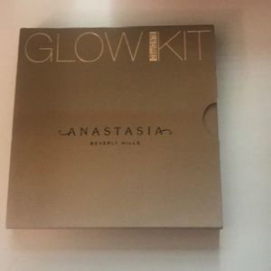 Anastasia Beverly Hills sun dipped  glow kit
